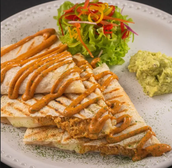 Sincronizada Pollo-Chipotle