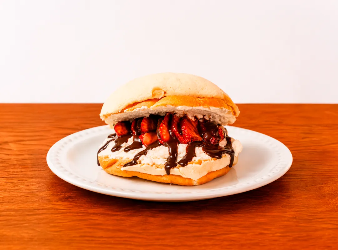 Nutella & Strawberry stuffed concha