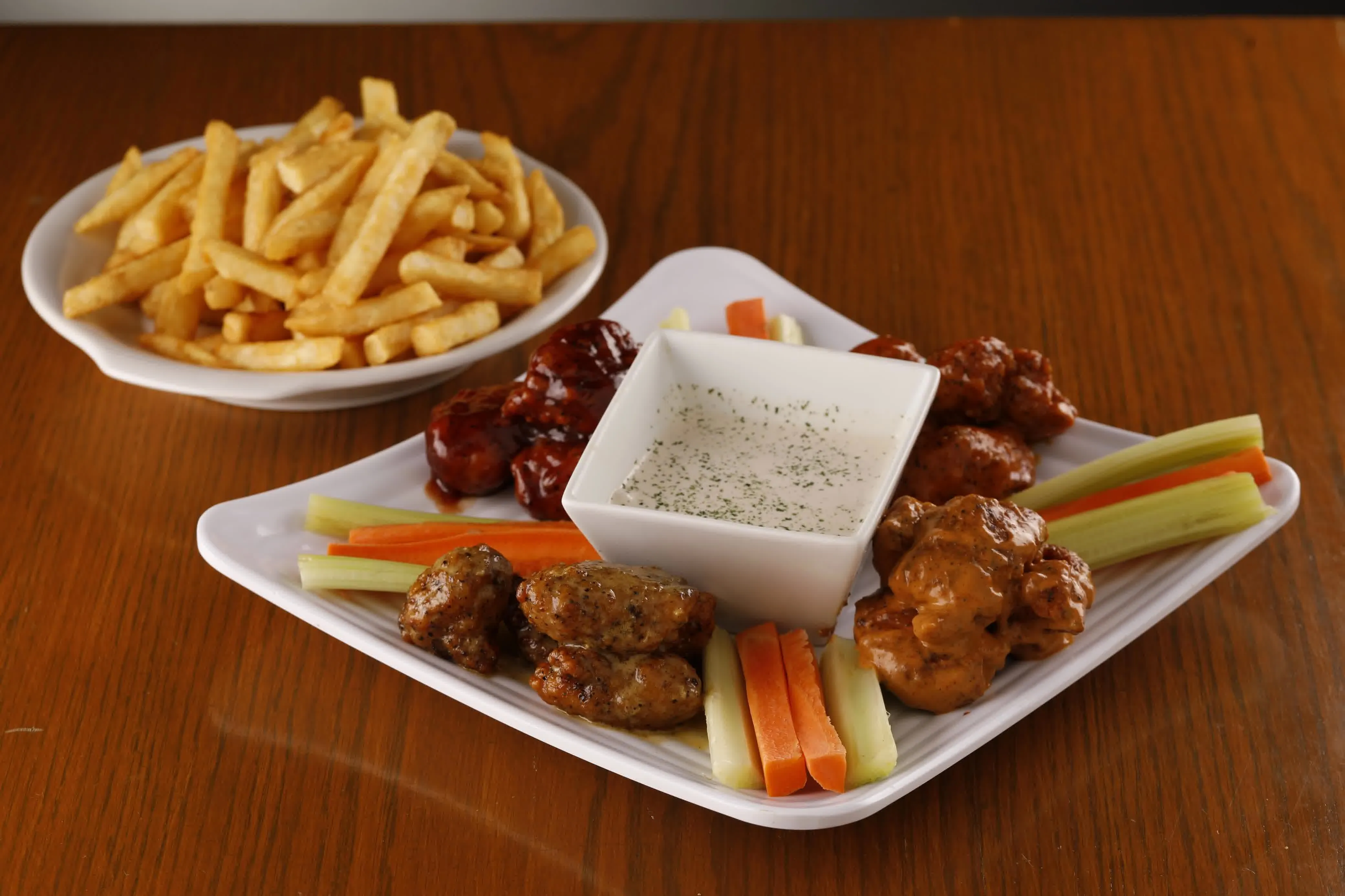 Boneless Sampler (20 oz)